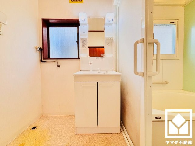 宇治市広野町新成田の独立洗面台