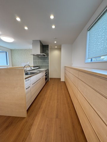 爽風そよぐ湘南邸宅｜辻堂東海岸の暮らしのキッチン