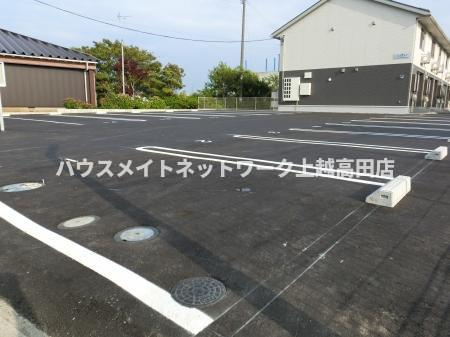 クレストの駐車場|駐車場