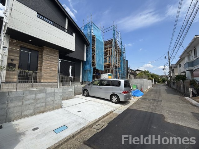 伊勢原市高森台1丁目新築戸建て　3期2号棟の前面道路含む現地写真|前面道路含む現地写真です。
