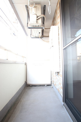 バルコニーは物干竿をかけることができます