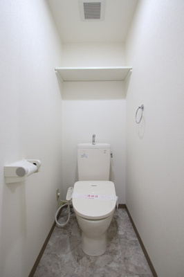 トイレは温水洗浄便座がついています