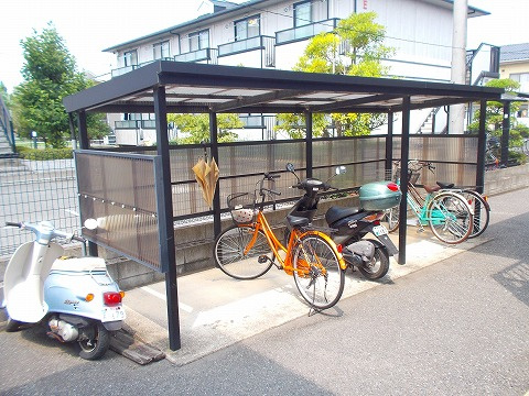 コロニーK Bのその他|駐輪場