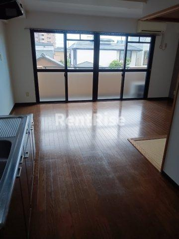 プリーマ千代鶴の居間・リビング