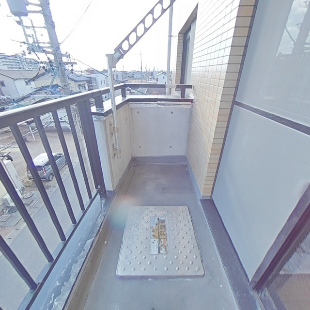 岐阜市野一色６丁目のアパートのバルコニー