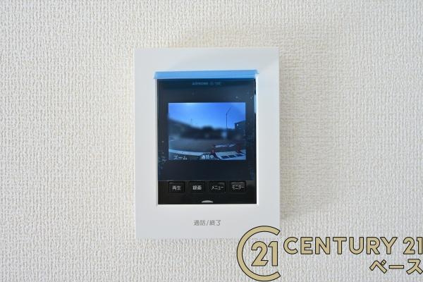 リーブルガーデン新町 ２号棟 ／新築一戸建の内装|■現地撮影写真■ＴＶモニター付きインターホンで防犯対策もバッチリ！来客も一目でわかり安心です！