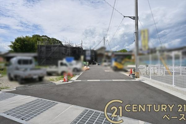 リーブルガーデン新町 ３号棟 ／新築一戸建の前面道路含む現地写真|■現地撮影写真■スーパーなど商業施設が徒歩圏内に近接しています。