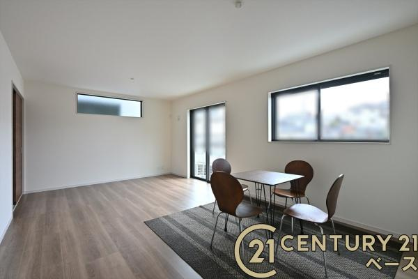 リーブルガーデン新町 ８号棟 ／新築一戸建の内観：施工例|■収納力と使いやすさを追求したシステムキッチンです！■