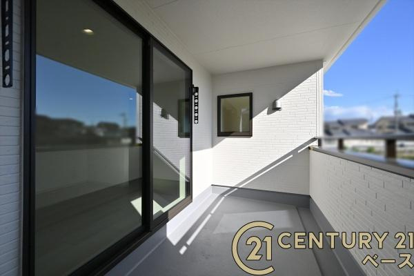 リーブルガーデン新町 ６号棟 ／新築一戸建のバルコニー|■現地撮影写真■開放感あふれるバルコニー！