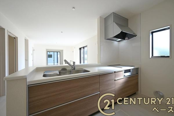 リーブルガーデン新町 ６号棟 ／新築一戸建のキッチン|■現地撮影写真■家族とのコミュニケーションがとりやすい人気のカウンターキッチン！