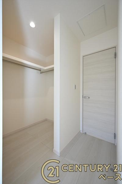 リーブルガーデン新町 ６号棟 ／新築一戸建の収納|■現地撮影写真■広々としたＷＩＣを完備！大きな荷物も楽々収納！■