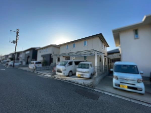 和歌山市栄谷　中古戸建の前面道路含む現地写真