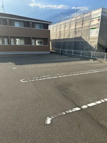 ライゼ・グランツの駐車場