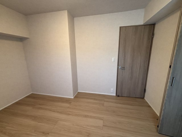 【洋室】 | アーサー宗像リベックス | 収納スペースも設けられているため、居住スペースは広くお使いいただけます