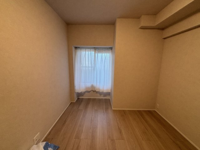 【洋室】 | アーサー宗像リベックス | 5.3帖の洋室。奥行きがあり広さが感じられるお部屋です