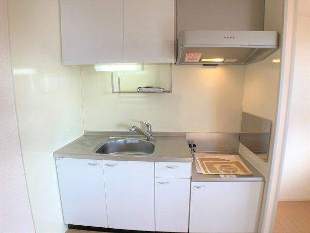 レザン長根Aのキッチン|別部屋同一間取りのお写真となります。