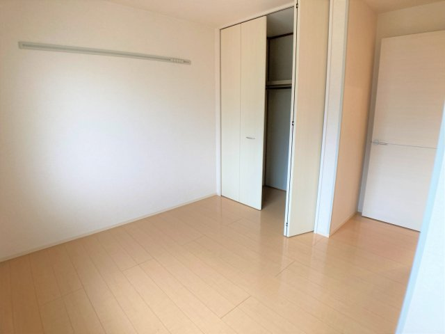 レザン長根Aの寝室|別部屋同一間取りのお写真となります。