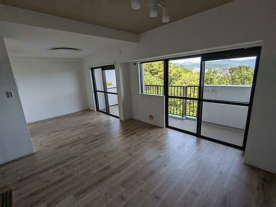 【居間・リビング】