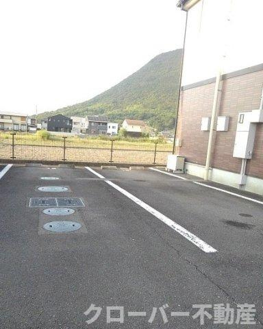 オーブリー真時Ｂの駐車場