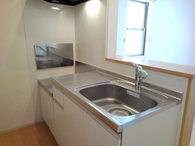 【キッチン】 | フィオーレ西庄Ｂ | コンパクトなキッチンで掃除もラクラク