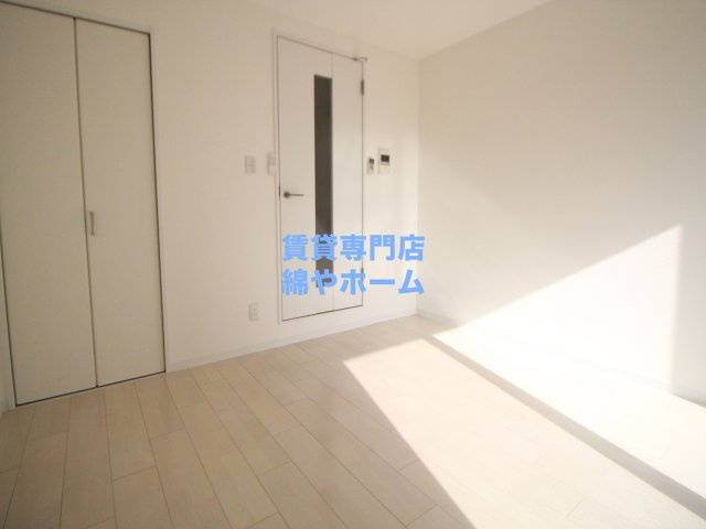 グランエクラ天下茶屋の寝室|広くて明るい寝室