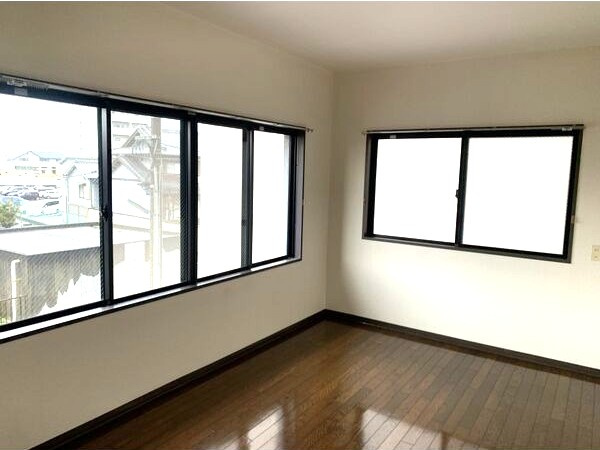 レジデンス赤池の寝室