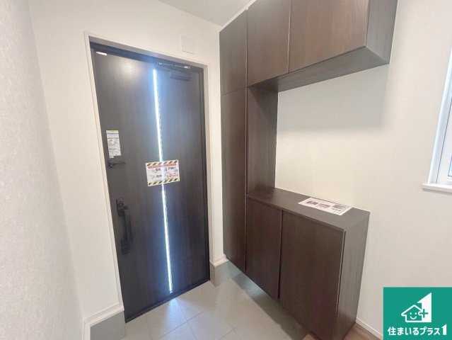 神戸市北区広陵町　第24期　新築一戸建ての玄関|シューズボックスにはたくさんの靴が収納できるので玄関周りはいつもスッキリ！ご家族が増えても安心！