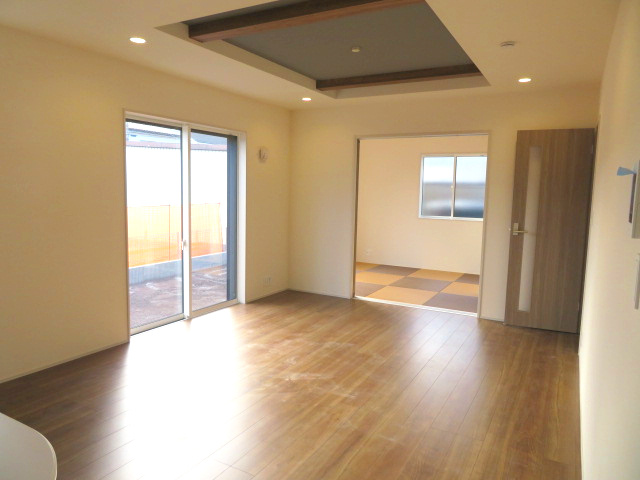 高崎市吉井町長根（全１棟）1号棟の居間・リビング