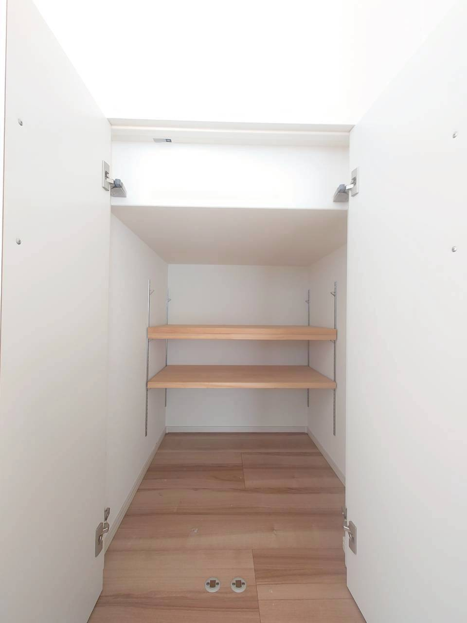 ◆全居室７帖以上◆駐車３台可能◆前道広々６ｍ◆南丹市日吉町胡麻行ヶ谷の収納|クローゼット
