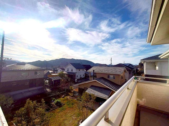 ◆全居室７帖以上◆駐車３台可能◆前道広々６ｍ◆南丹市日吉町胡麻行ヶ谷のその他|北側の庭