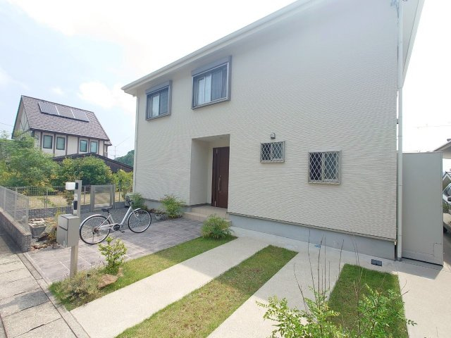 ◆全居室７帖以上◆駐車３台可能◆前道広々６ｍ◆南丹市日吉町胡麻行ヶ谷