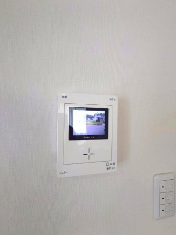 ◆全居室７帖以上◆駐車３台可能◆前道広々６ｍ◆南丹市日吉町胡麻行ヶ谷のセキュリティ|ＴＶモニター付きインターホン