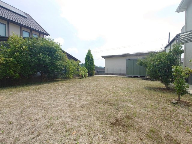 ◆全居室７帖以上◆駐車３台可能◆前道広々６ｍ◆南丹市日吉町胡麻行ヶ谷の庭|庭