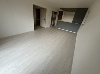 【居間・リビング】 | 【20万円ｷｬｯｼｭﾊﾞｯｸ対象物件】ファーストタウン第5広陵町大野 全6棟 4号棟
