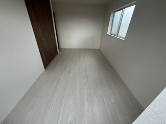 【寝室】 | 【20万円ｷｬｯｼｭﾊﾞｯｸ対象物件】ファーストタウン第5広陵町大野 全6棟 4号棟