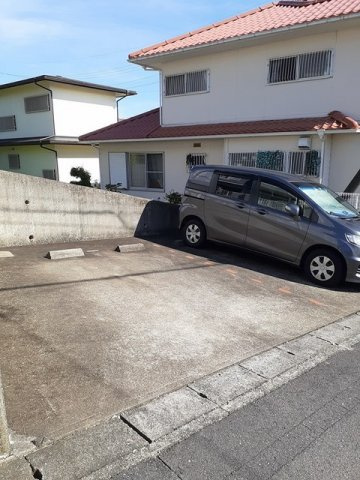 サニーホームの駐車場