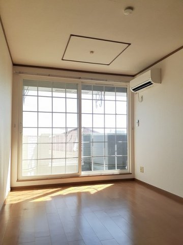 サニーホームの居間・リビング