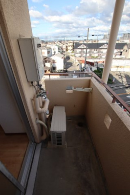 【設備】 | グランドアーバー | 室外洗濯機置き場