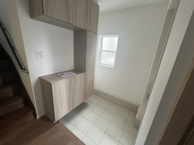 【玄関】 | 【20万円ｷｬｯｼｭﾊﾞｯｸ対象物件】ファーストタウン第5広陵町大野 全6棟 5号棟 | 施工例写真