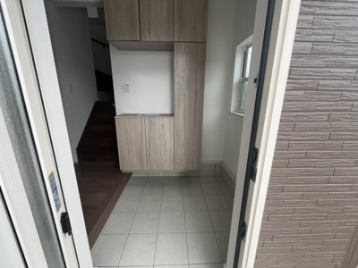 【玄関】 | 【20万円ｷｬｯｼｭﾊﾞｯｸ対象物件】ファーストタウン第5広陵町大野 全6棟 5号棟 | 施工例写真