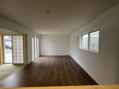 【居間・リビング】 | 【20万円ｷｬｯｼｭﾊﾞｯｸ対象物件】ファーストタウン第5広陵町大野 全6棟 5号棟