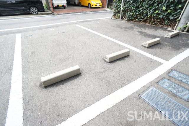 熊本市中央区上林町の賃貸マンションの駐車場