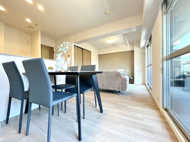 ベル・アーバニティ伏見桃山東の居間・リビング