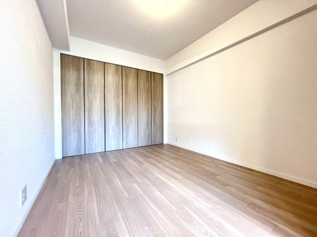 ベル・アーバニティ伏見桃山東の洋室