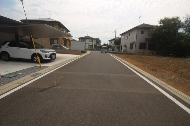 小山市乙女の前面道路含む現地写真|東側より（2025年8月撮影）