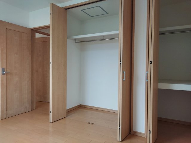 宝塚市中筋7丁目一戸建の洋室|洋室北側約6帖