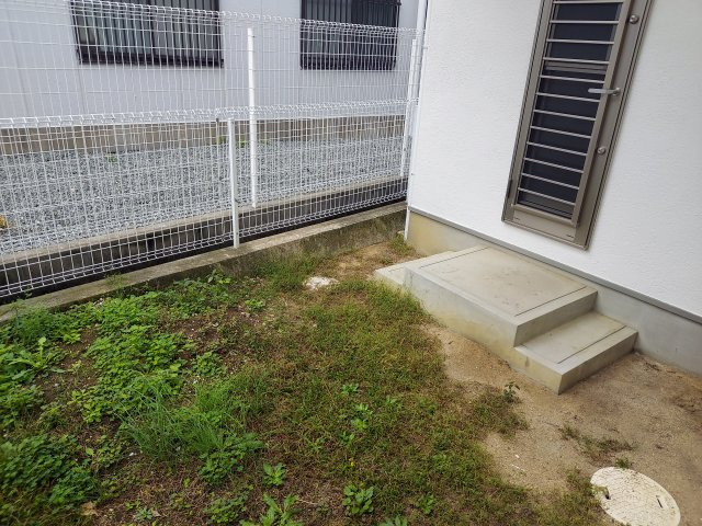 宝塚市中筋7丁目一戸建の庭