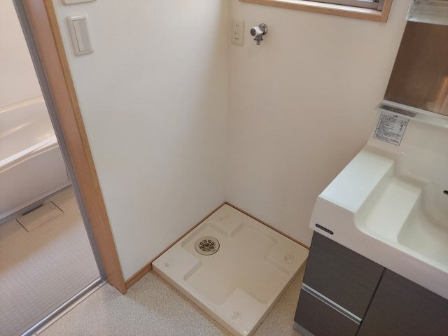 宝塚市中筋7丁目一戸建の洗面所|洗濯機置場