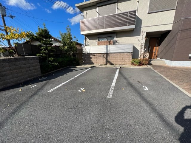 シャーメゾンウィルの駐車場