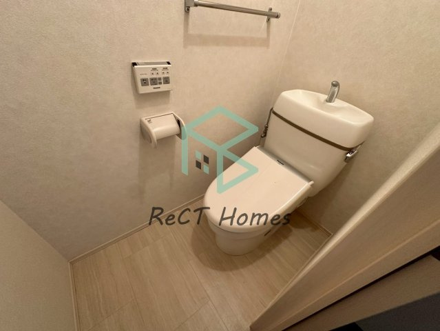 姫路市亀山の賃貸マンションのトイレ